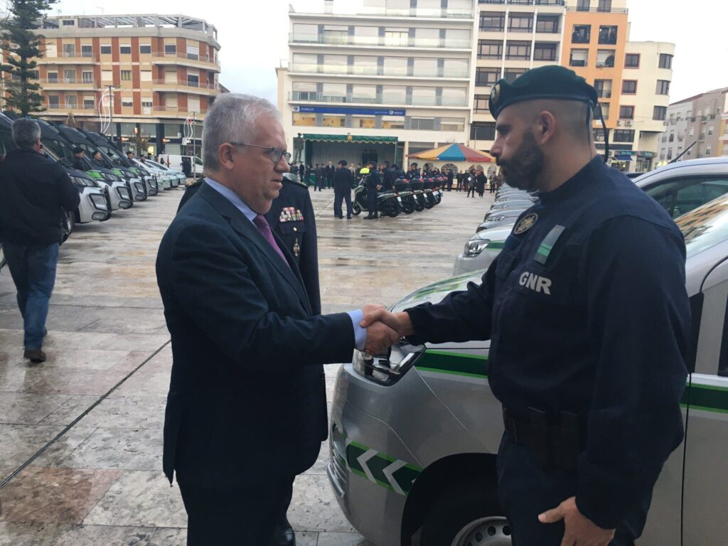 Cartaxo – Ministro da Administração Interna entrega 41 novas viaturas à GNR