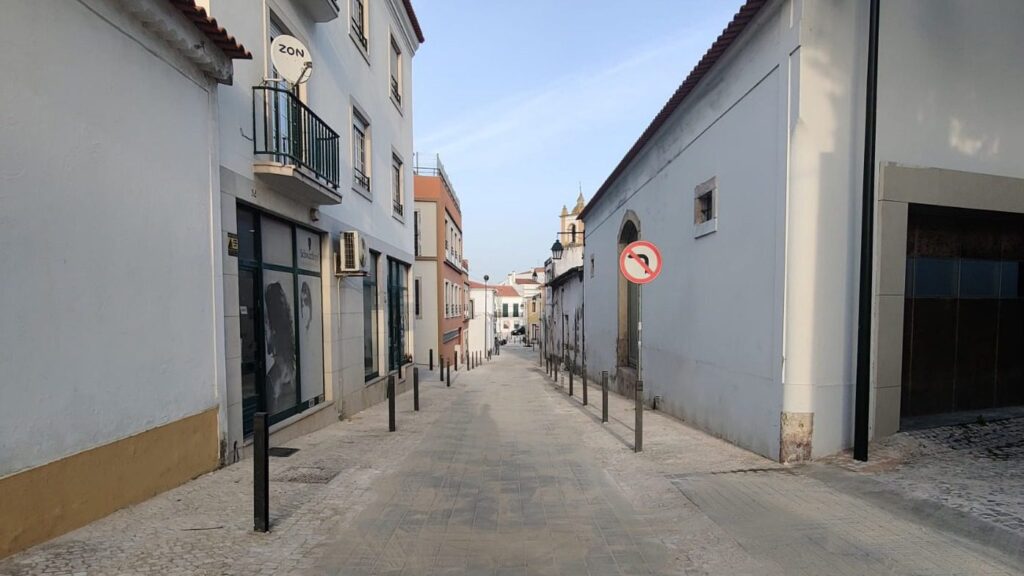 Espaço urbano reabilitado no centro do Cartaxo reabre ao trânsito na terça-feira