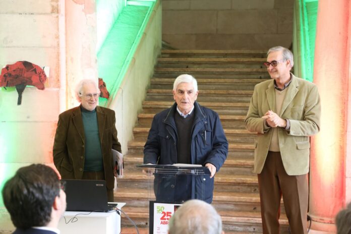 apresentacao comemoracoes 25 abril santarem 2024