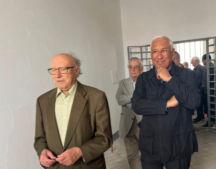 antonio costa museu resistencia peniche 2 2024 O primeiro-ministro, Costa ladeado pelos antigos presos políticos Fernando Rosas e Domingos Abrantes
