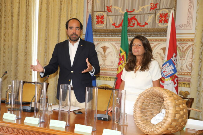 Maria João Cardoso e João Leite na apresentação do plano
